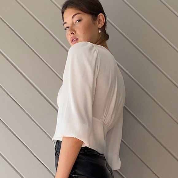 Aritzia NWT L romance me blouse - Picture 3 of 8